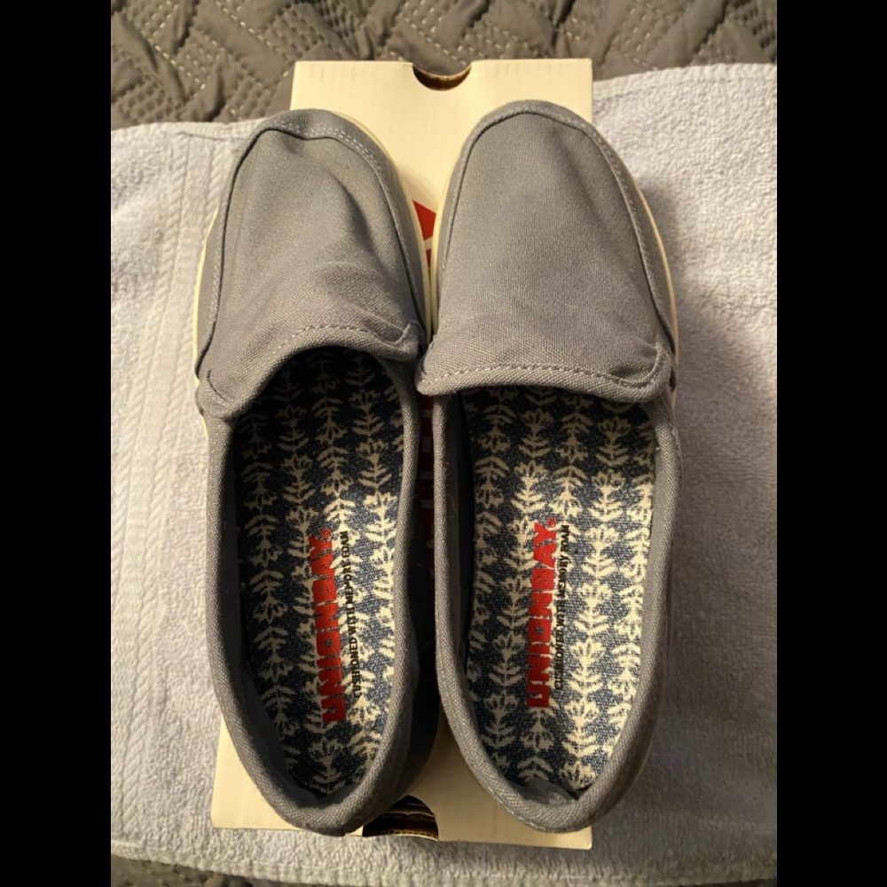 UnionBay gray sneakers. NIB size 6